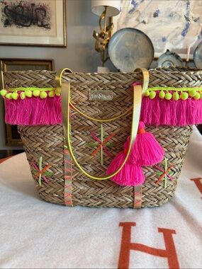 Lilly Pulitzer Straw Large Tote Pink Fringe NWOT, Gold Leather Straps